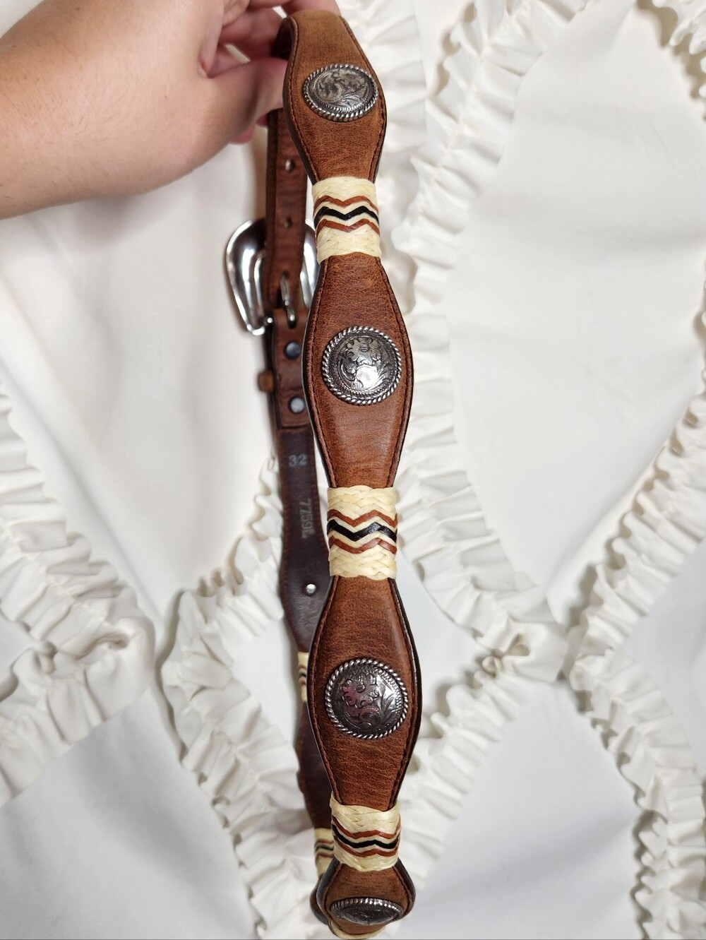 Tony Lama Western Belt Scalloped Concho Belt Sz 32 - Picture 6 of 7